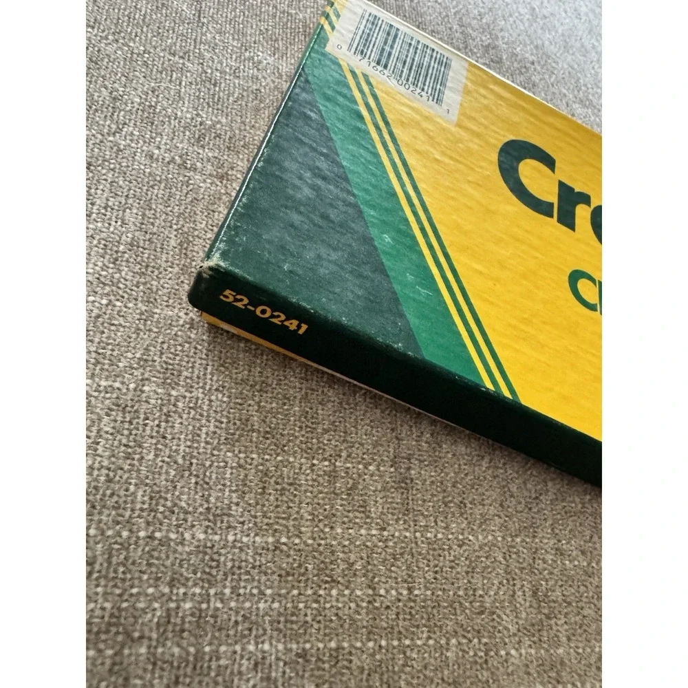 Vintage 1988 Crayola 24 Count Crayons Flat Box Made In USA Complete
